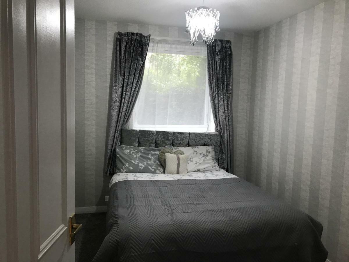 Modern 2 Bedroom Appartement *